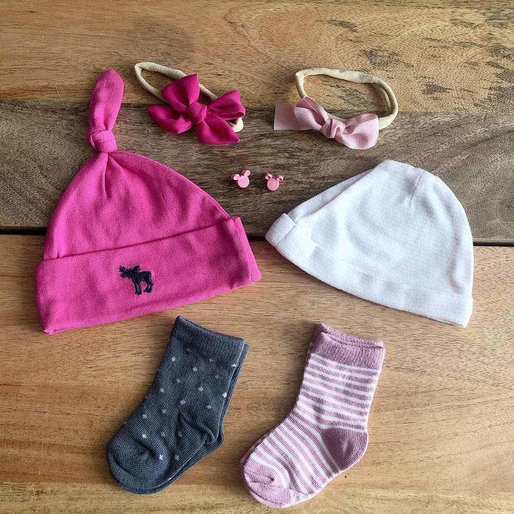 $2 Baby girl accessories 0 to 6m pink hats and socks, hairbands, clips